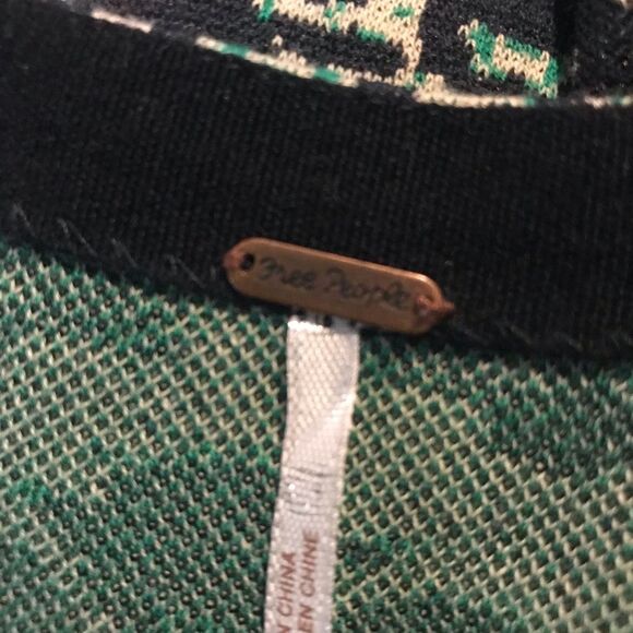 Free People Music and Lyrics Sweater Dress Women's Size Medium Mini V-Neck - Picture 9 of 14